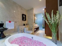 Вилла Lakshmi Toba, Ванная комната